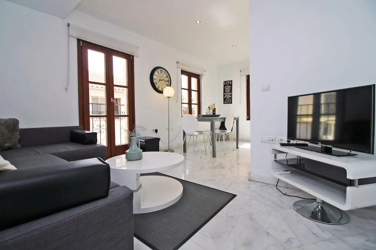 Del Parque Flats - Tribuna Málaga